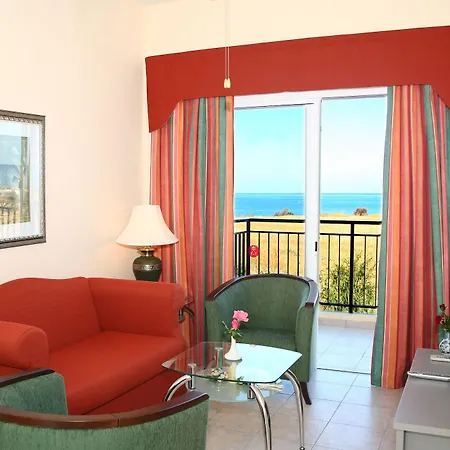 Akamanthea Village Hotel *