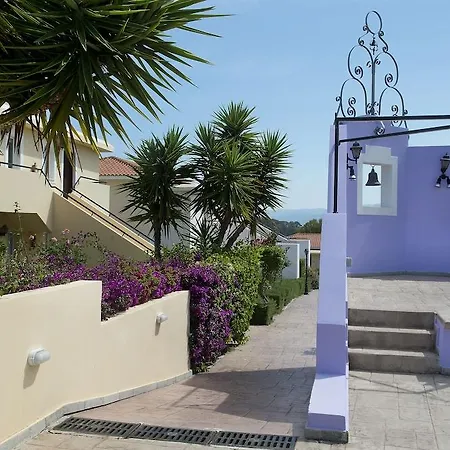 Akamanthea Village *