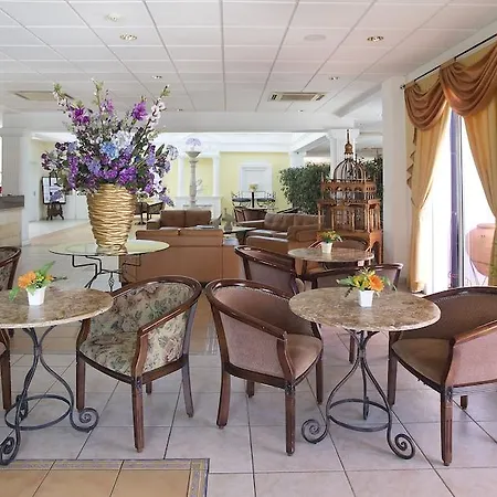 Akamanthea Village Hotel *