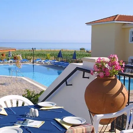 Akamanthea Village Hotel *