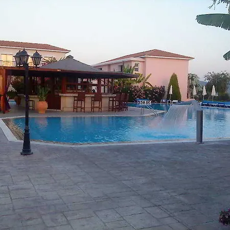 Akamanthea Village *