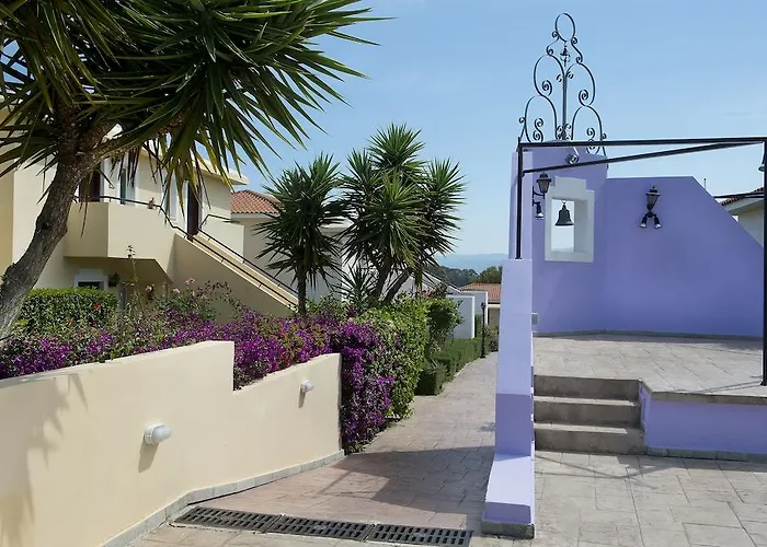 Akamanthea Village *