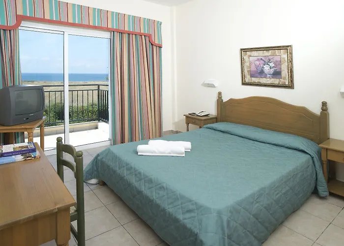 Akamanthea Village Hotel Polis