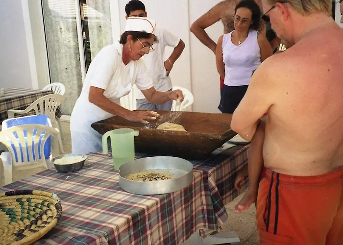 Akamanthea Village Hotel *