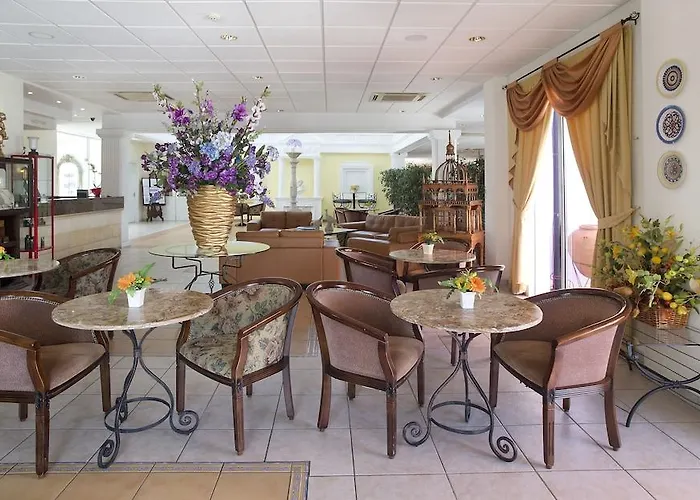 Akamanthea Village Hotel *