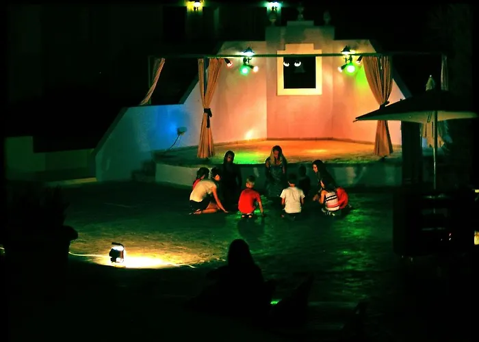 Akamanthea Village * Polis