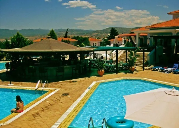 Akamanthea Village Hotel Polis
