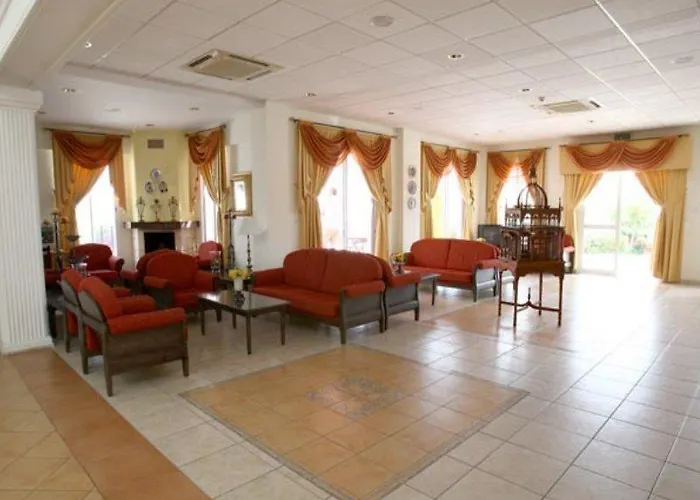 Akamanthea Village Hotel *