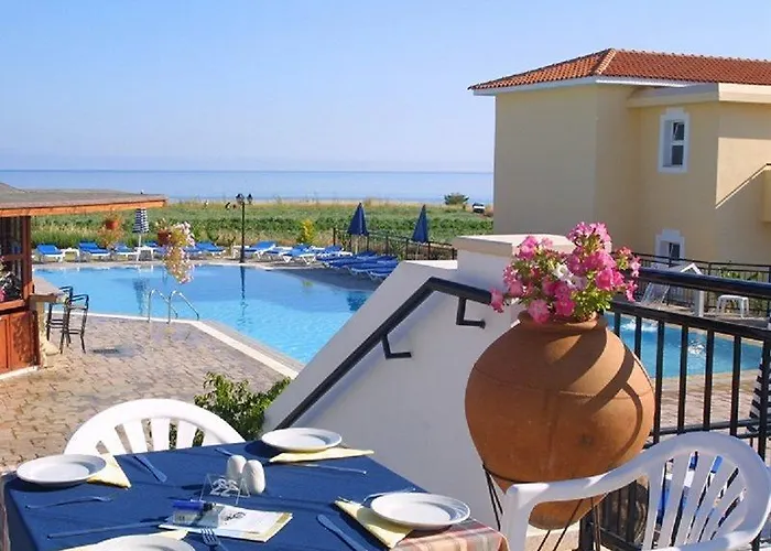 Akamanthea Village Hotel *